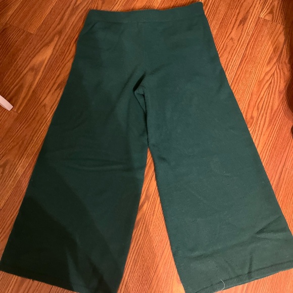 Women's Green Wide-Leg Pants - Picture 8 of 8